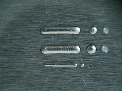 <a href='http://www.gfjxwh.cn/product/3.htm' class='text_a'>模具激光焊機(jī)</a>修復(fù)鏡面模具效果